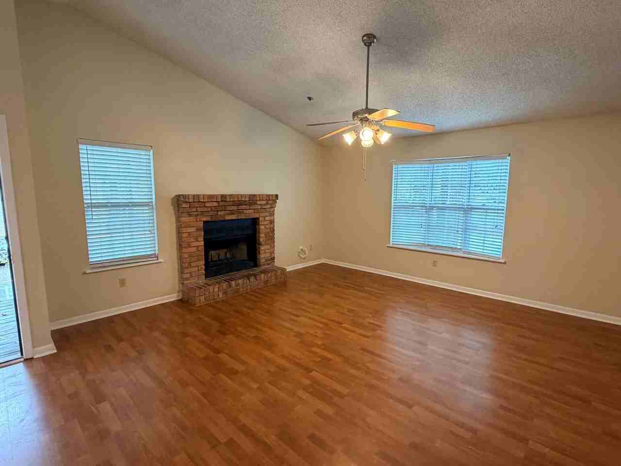 2092 South Sherwood Drive - Photo 7 of 28