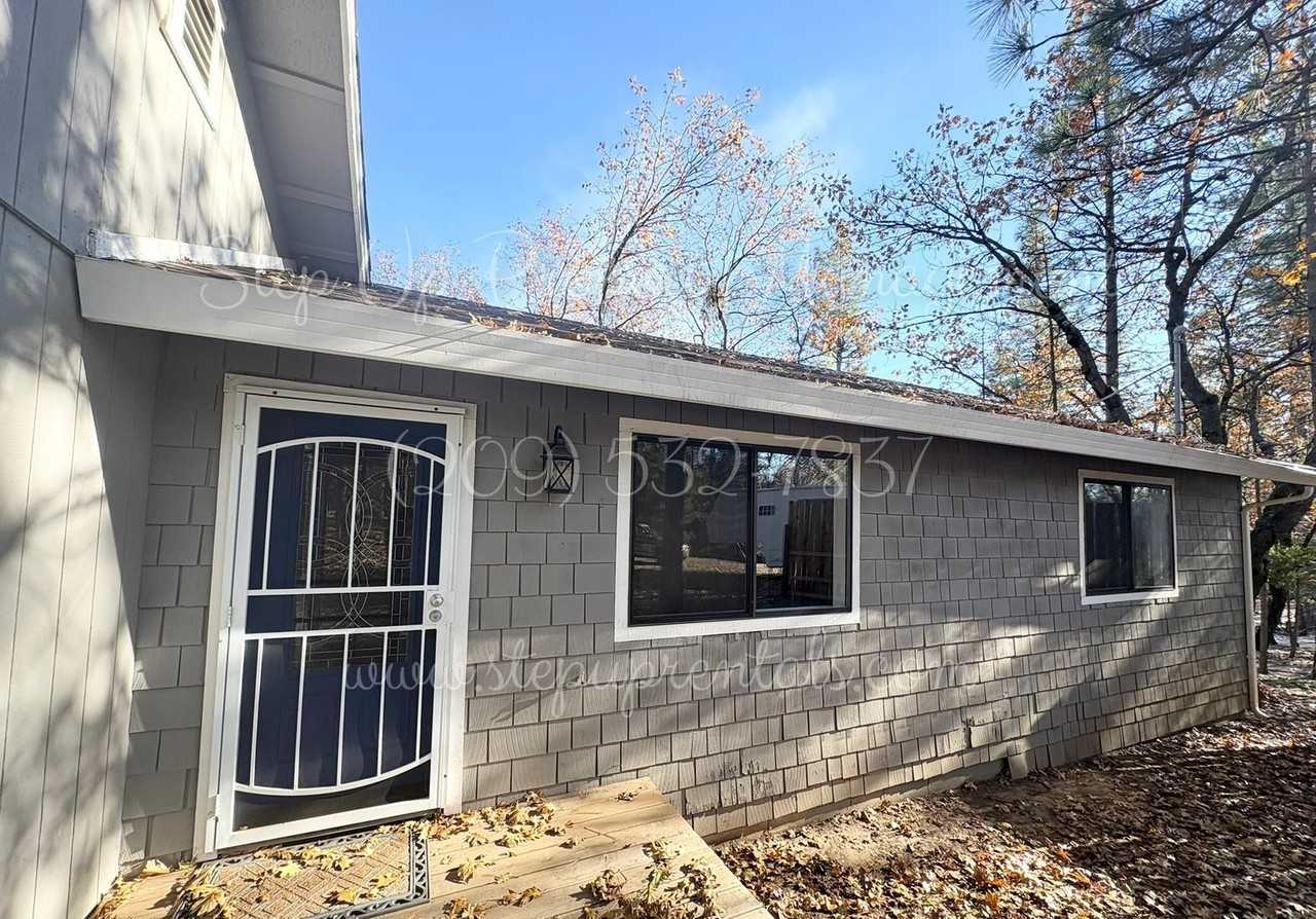 24055 Bear Clover Court - Photo 2 of 14