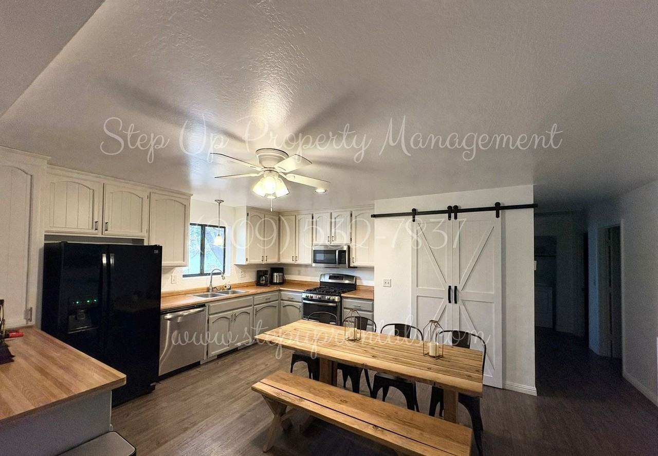 24055 Bear Clover Court - Photo 4 of 14