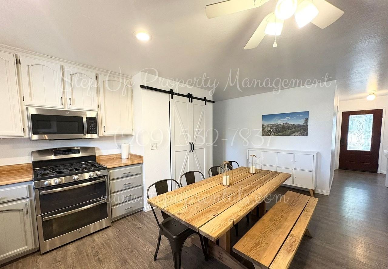 24055 Bear Clover Court - Photo 5 of 14