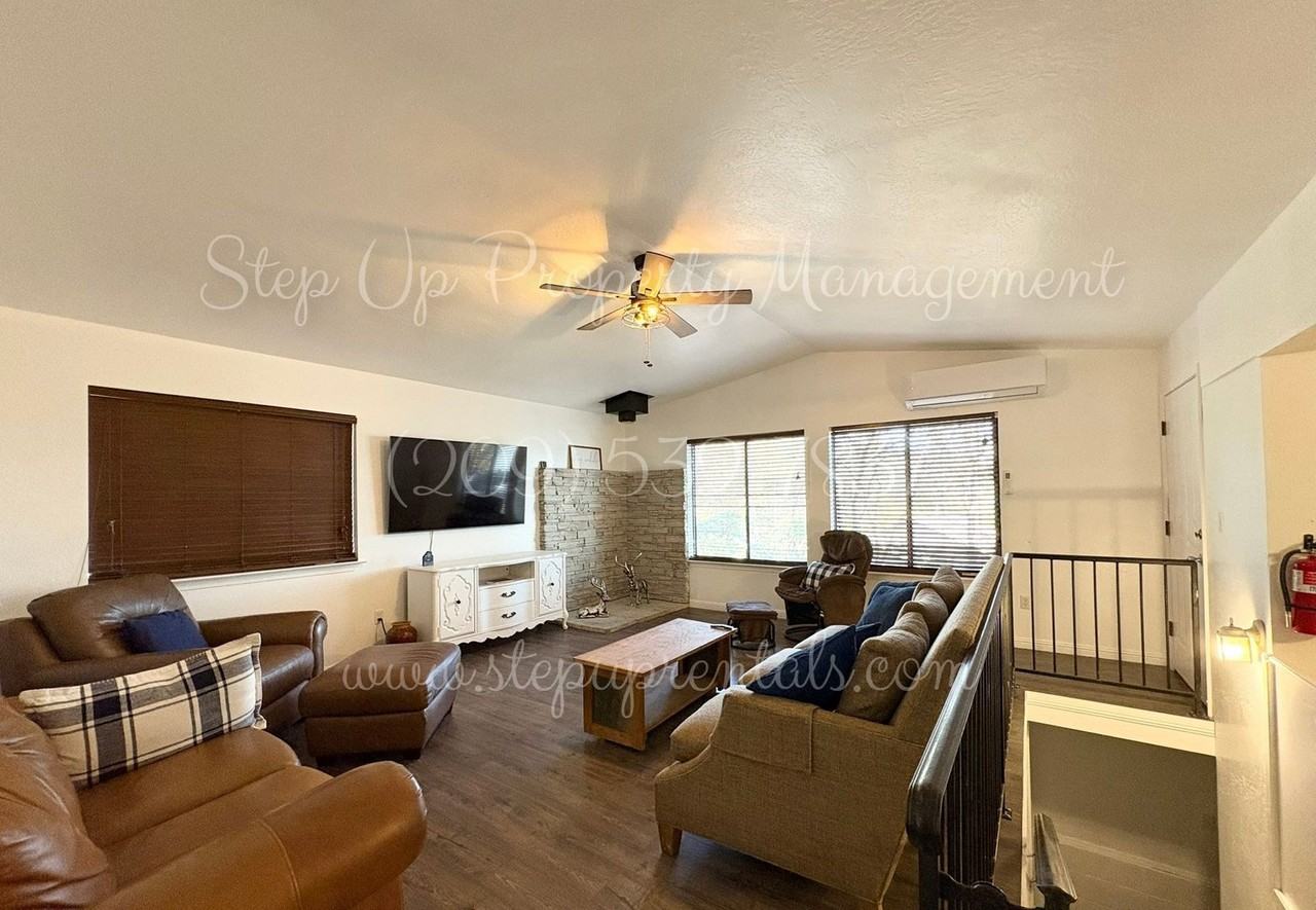 24055 Bear Clover Court - Photo 6 of 14