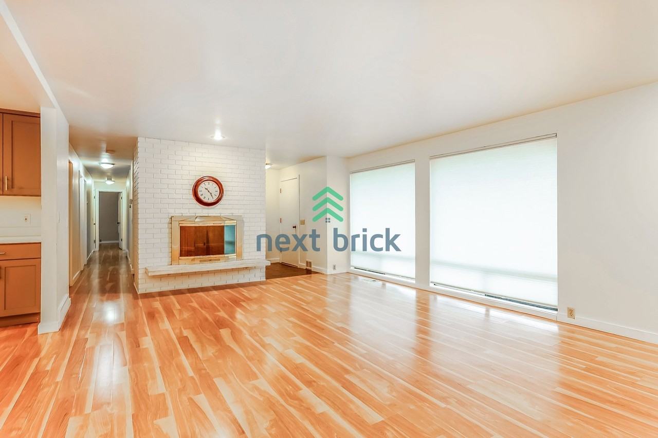 422 145th Avenue Northeast #B - Photo 3 of 20