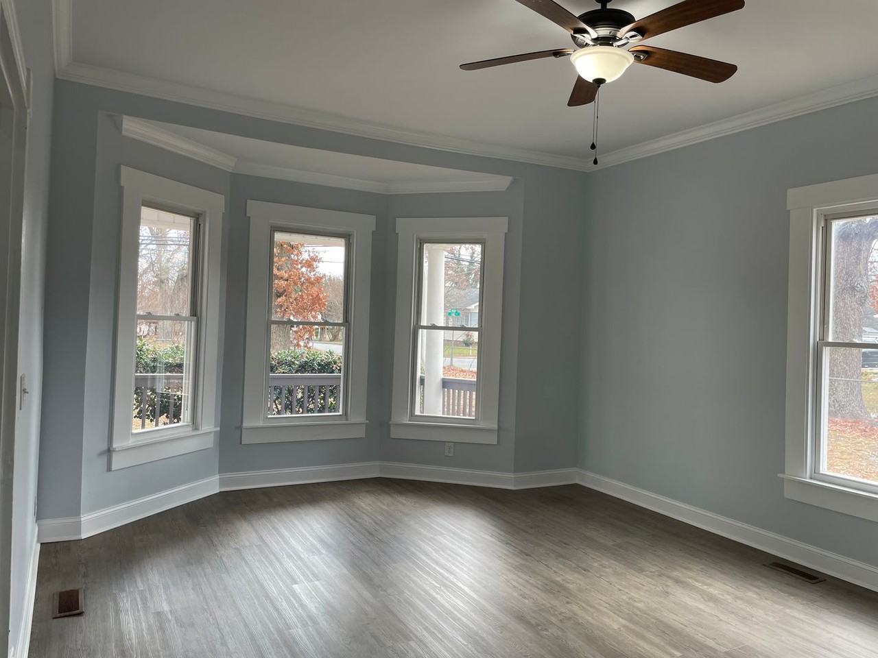 300 Cox Avenue - Photo 4 of 35