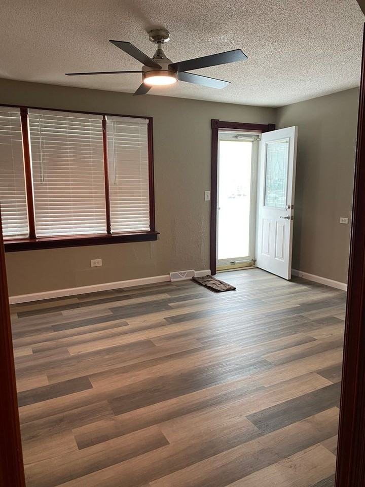 120 15th Street - Photo 3 of 8