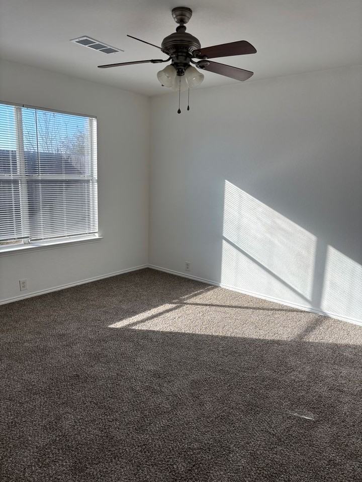 1112 Pintail Drive - Photo 2 of 9