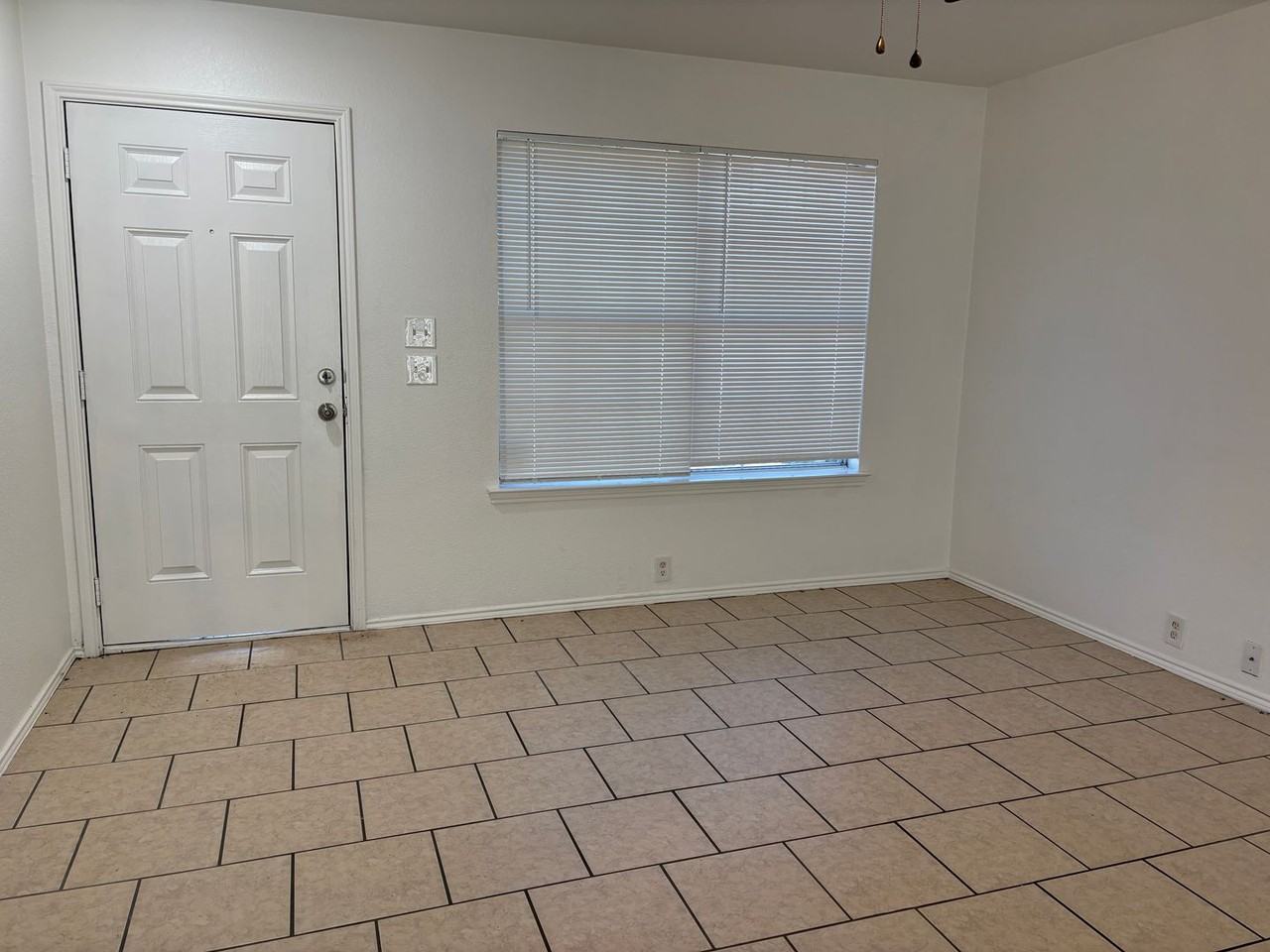 1112 Pintail Drive - Photo 6 of 9