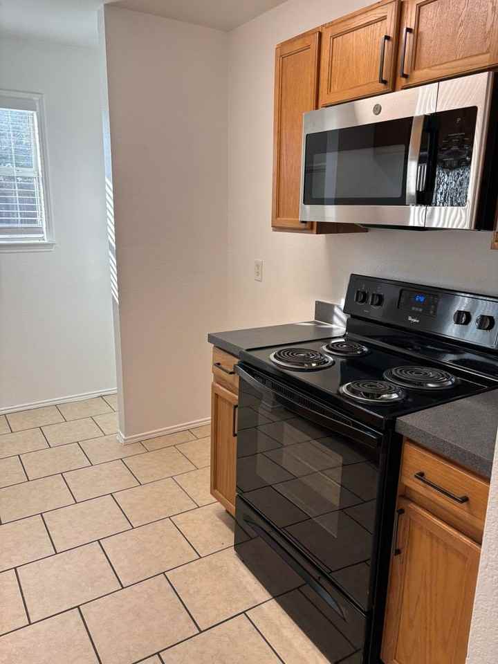 1112 Pintail Drive - Photo 7 of 9