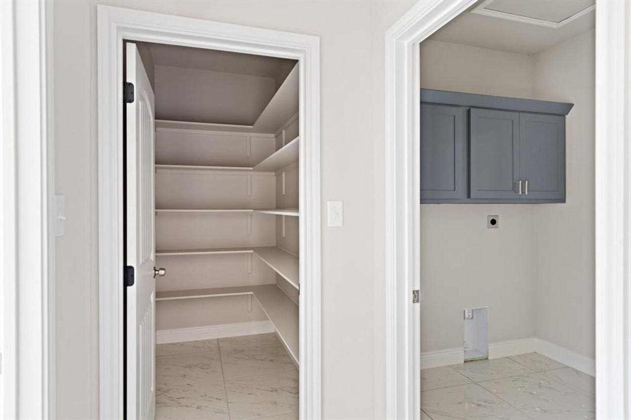 114 Little Bighorn Trl - Photo 3 of 18