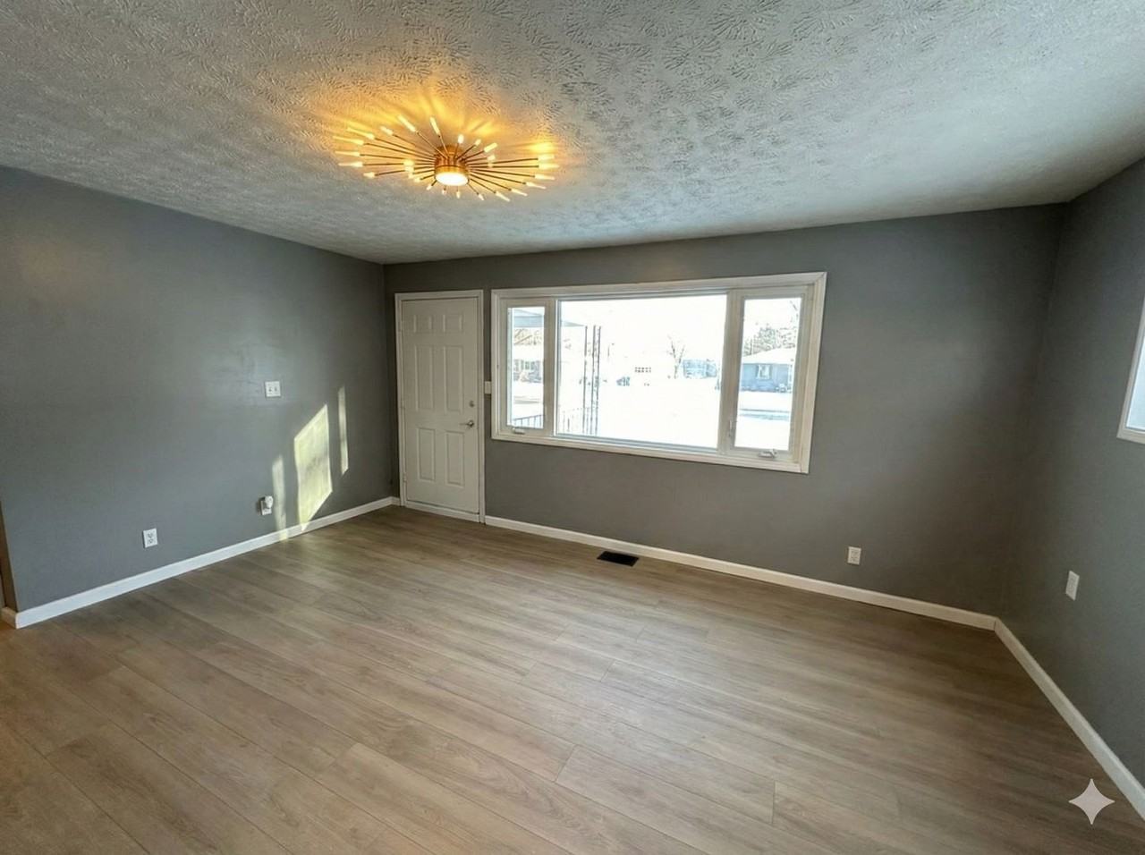 294 North Edgehill Avenue - Photo 2 of 11