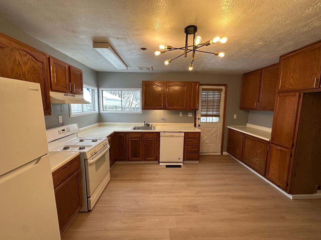 294 North Edgehill Avenue - Photo 3 of 11