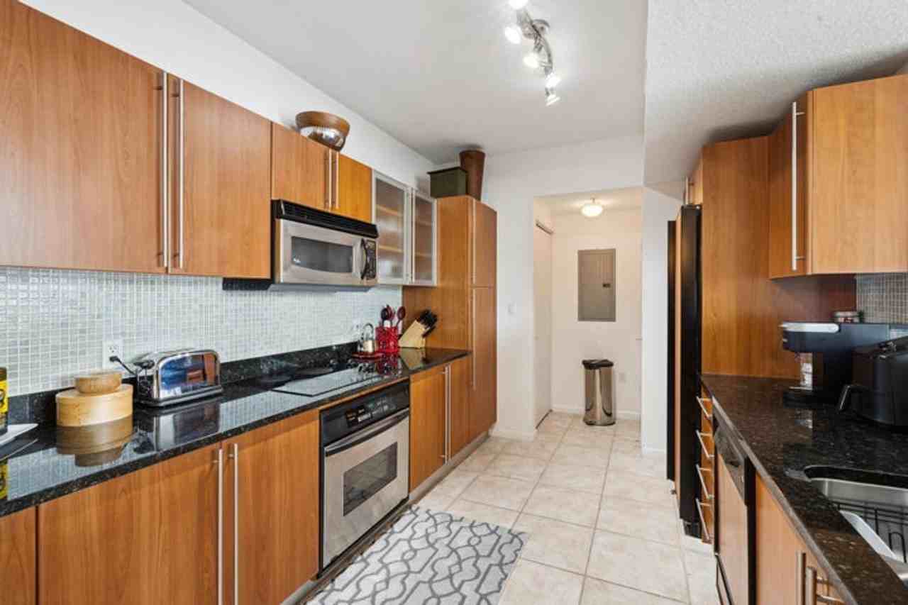 1551 North Flagler Drive - Photo 2 of 17