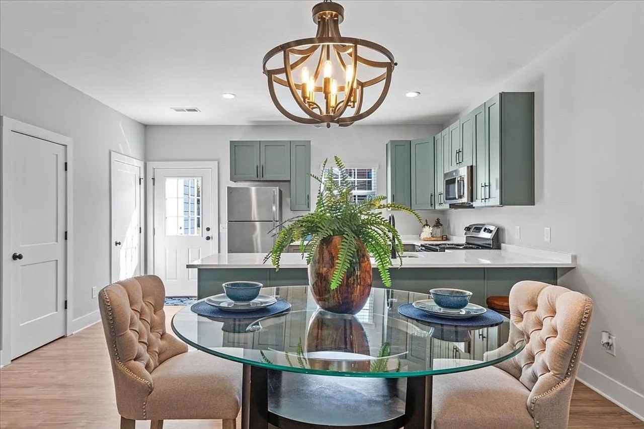 435 Saint James St Nw - Photo 4 of 10