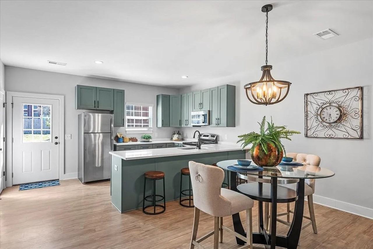 435 Saint James St Nw - Photo 5 of 10