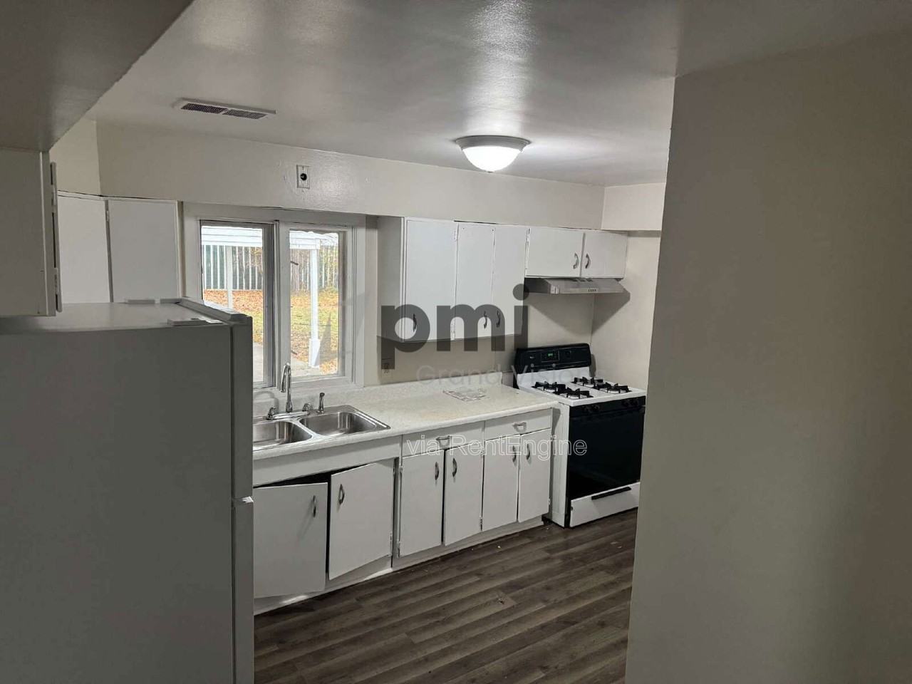 309 E Garfield Ave - Photo 7 of 16