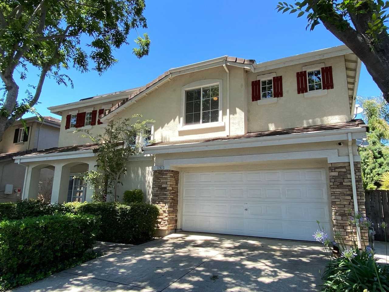 3702 Bridlewood Circle - Photo 2 of 48
