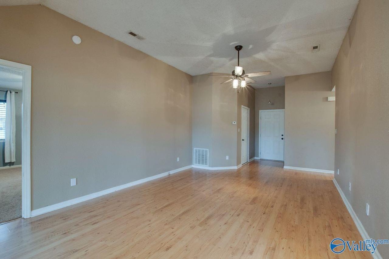 143 Rebecca Pines Drive - Photo 4 of 18