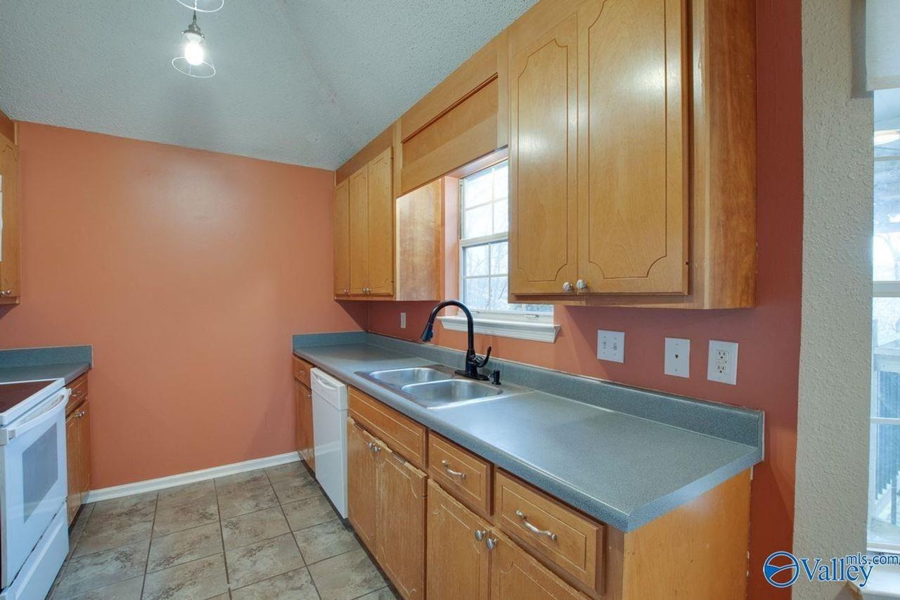 143 Rebecca Pines Drive - Photo 6 of 18