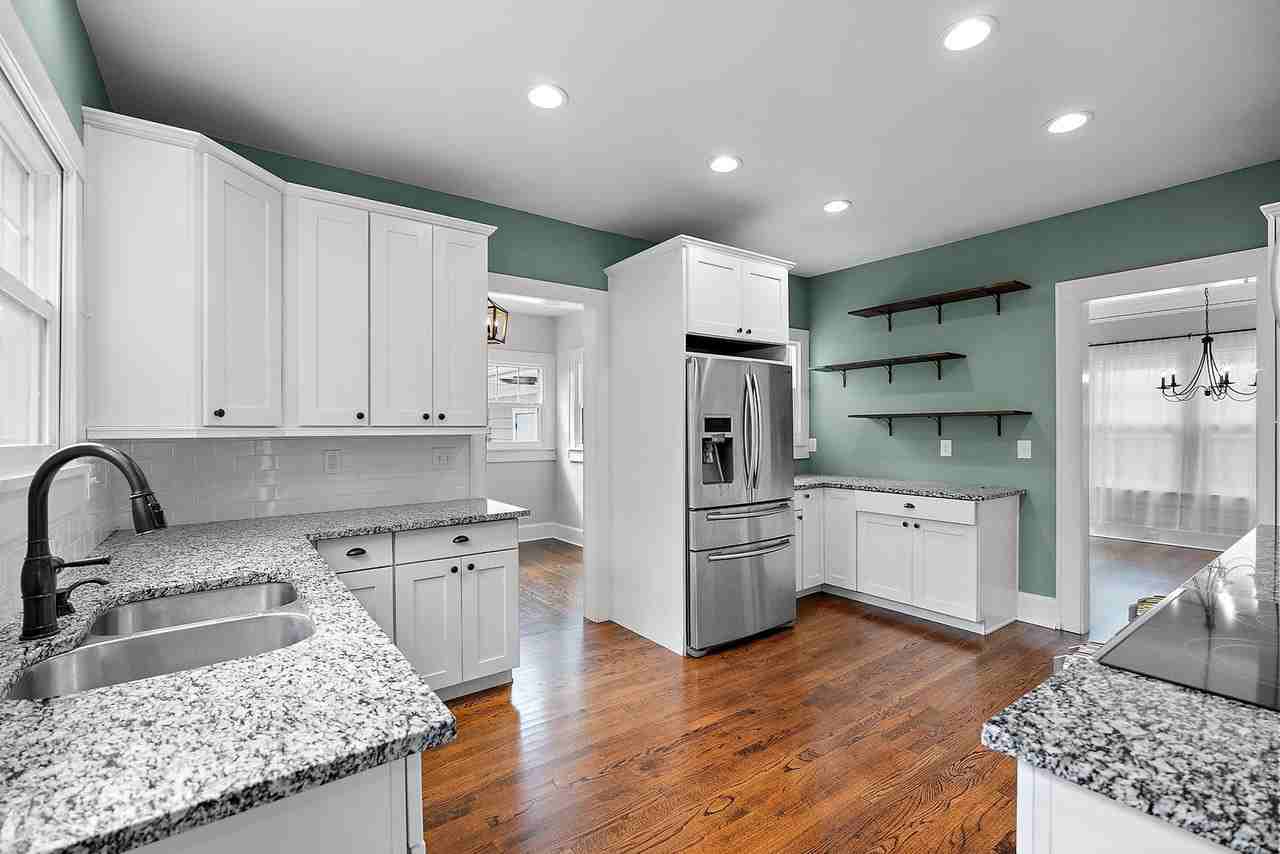 134 22nd Ave N - Photo 4 of 41