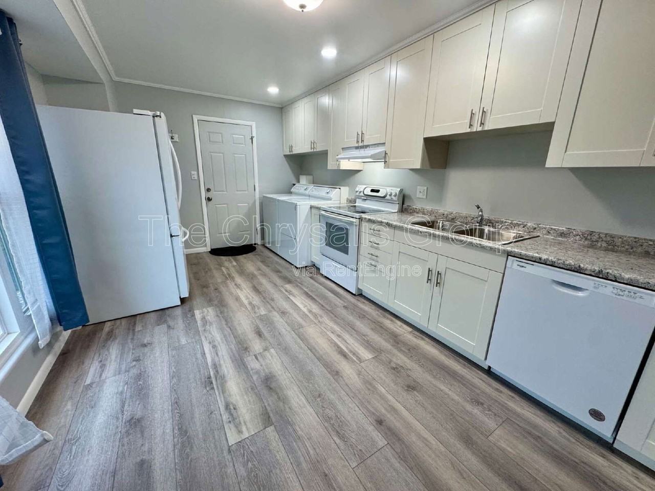 1711 Wright St - Photo 2 of 15