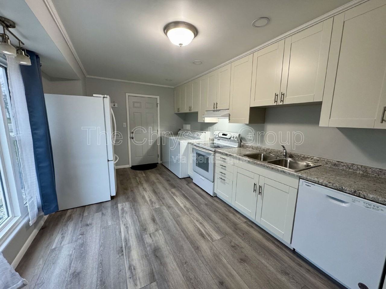 1711 Wright St - Photo 4 of 15