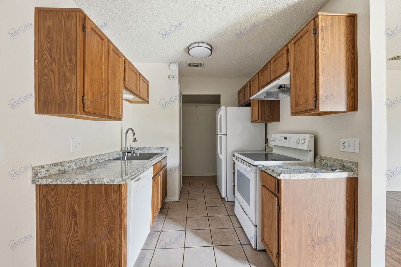 10259 Aurora Dr - Photo 7 of 20