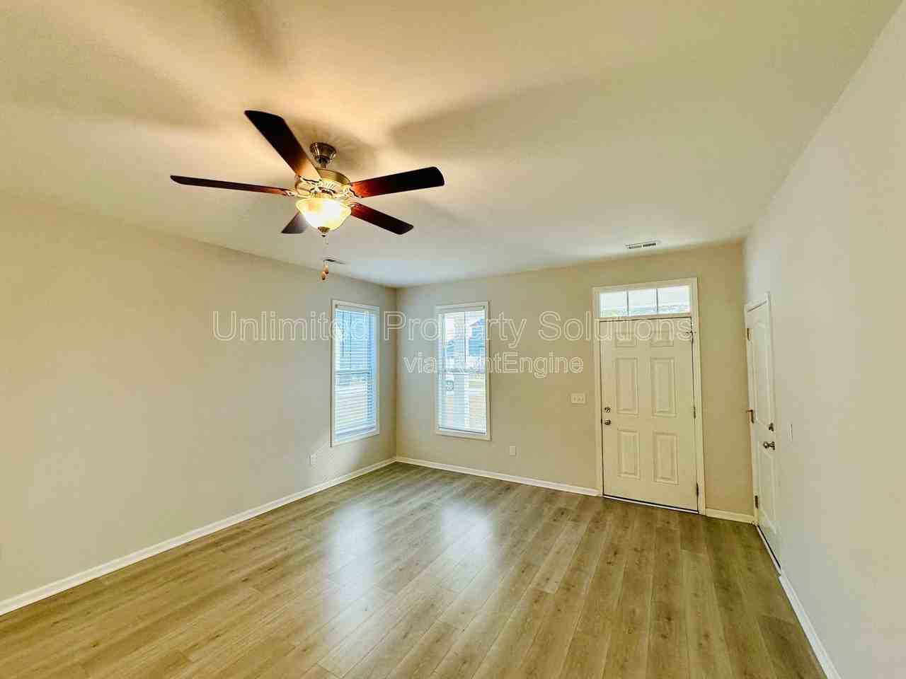 1301 Putnam Drive - Photo 2 of 22