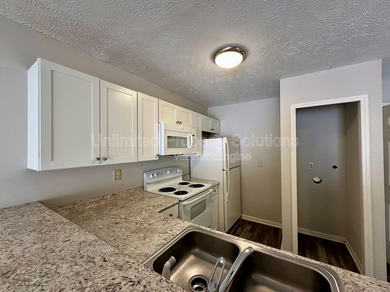 215 Sunn Aire Ct #B - Photo 4 of 15