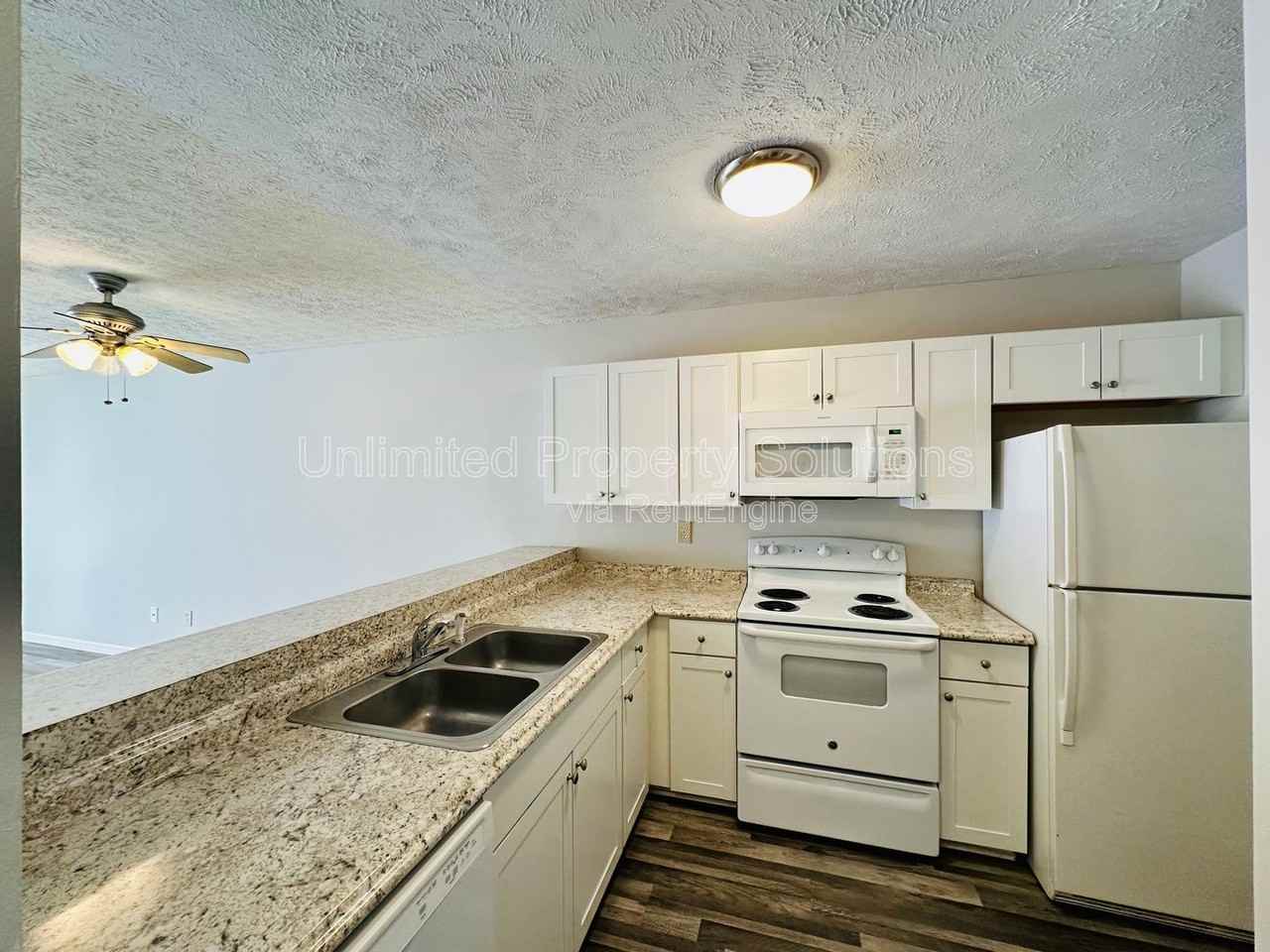 215 Sunn Aire Ct #B - Photo 5 of 15