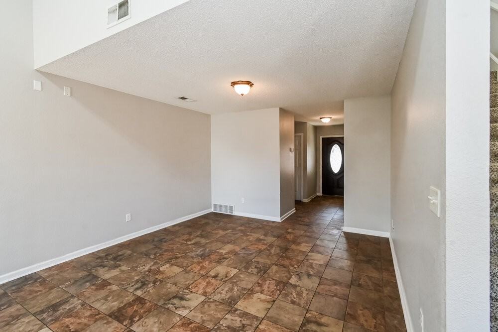 7292 Green Ash Dr - Photo 5 of 17