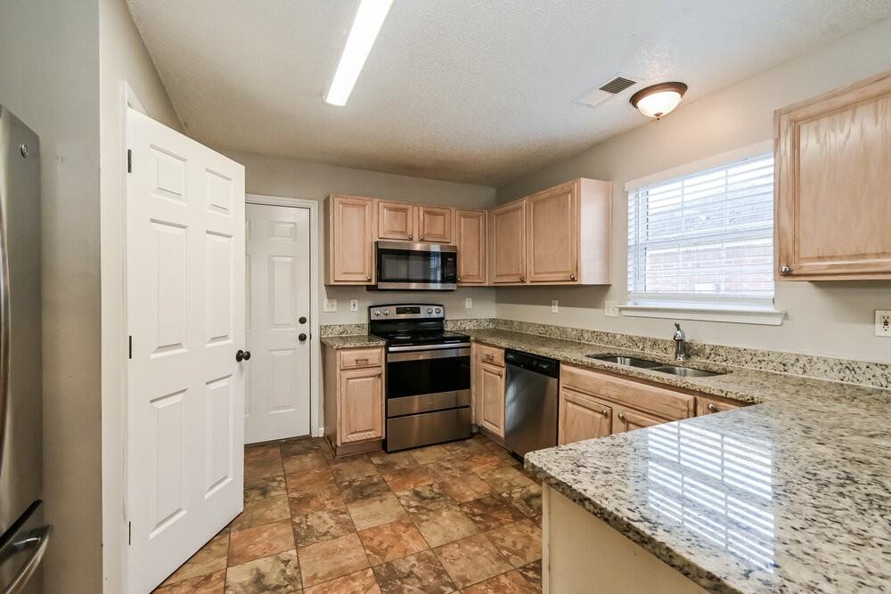 7292 Green Ash Dr - Photo 6 of 17