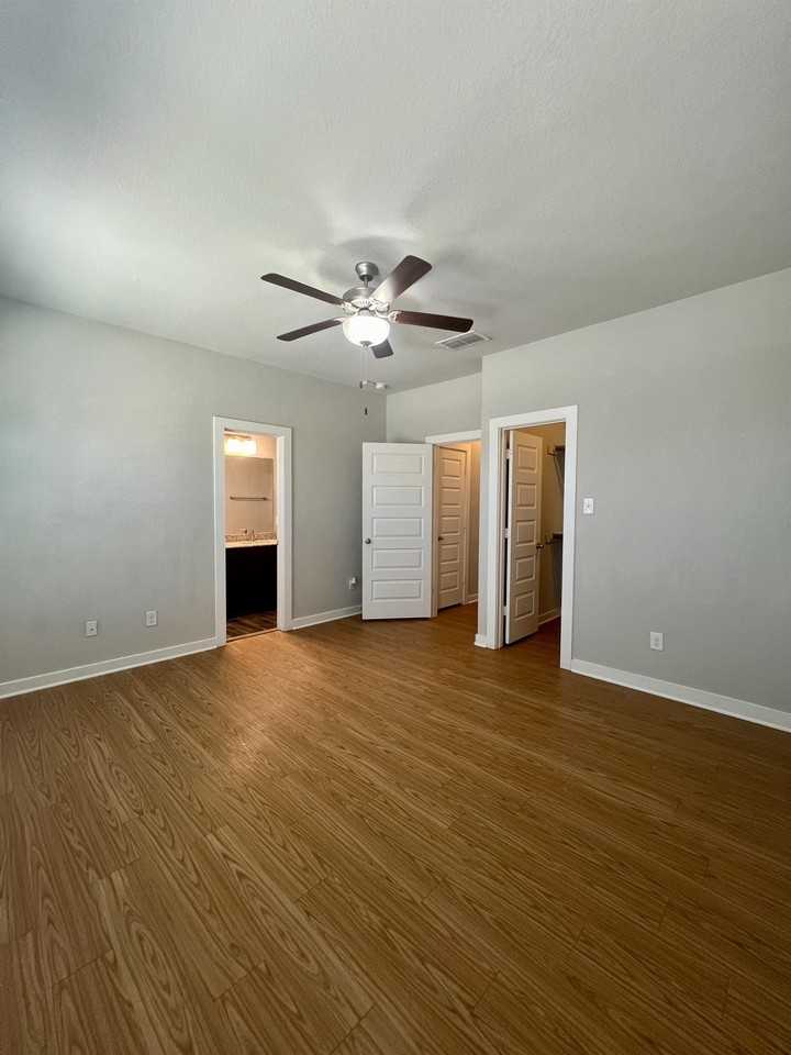 374 Creekside Curve New Braunfels, Tx. #1 - Photo 2 of 36