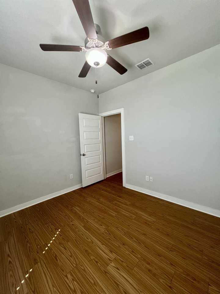 374 Creekside Curve New Braunfels, Tx. #1 - Photo 5 of 36