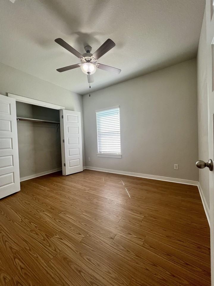 374 Creekside Curve New Braunfels, Tx. #1 - Photo 2 of 36