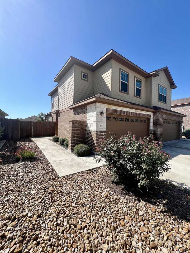 374 Creekside Curve New Braunfels, Tx. #1 - Photo 6 of 36