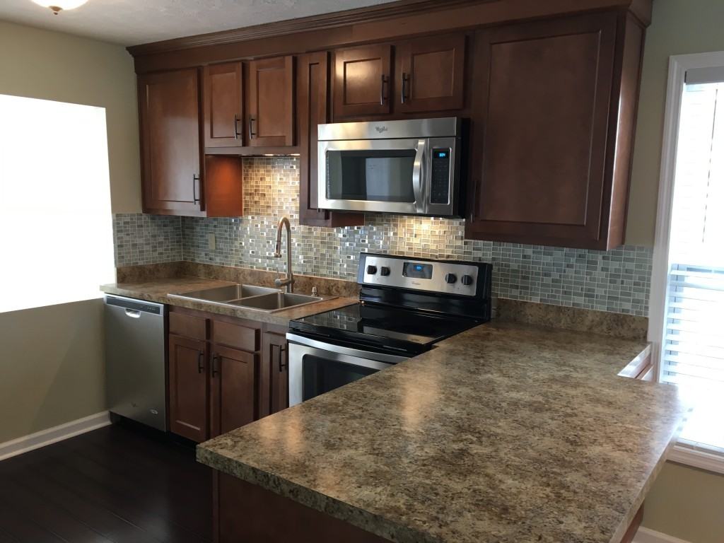 329 Locust St - Photo 3 of 31