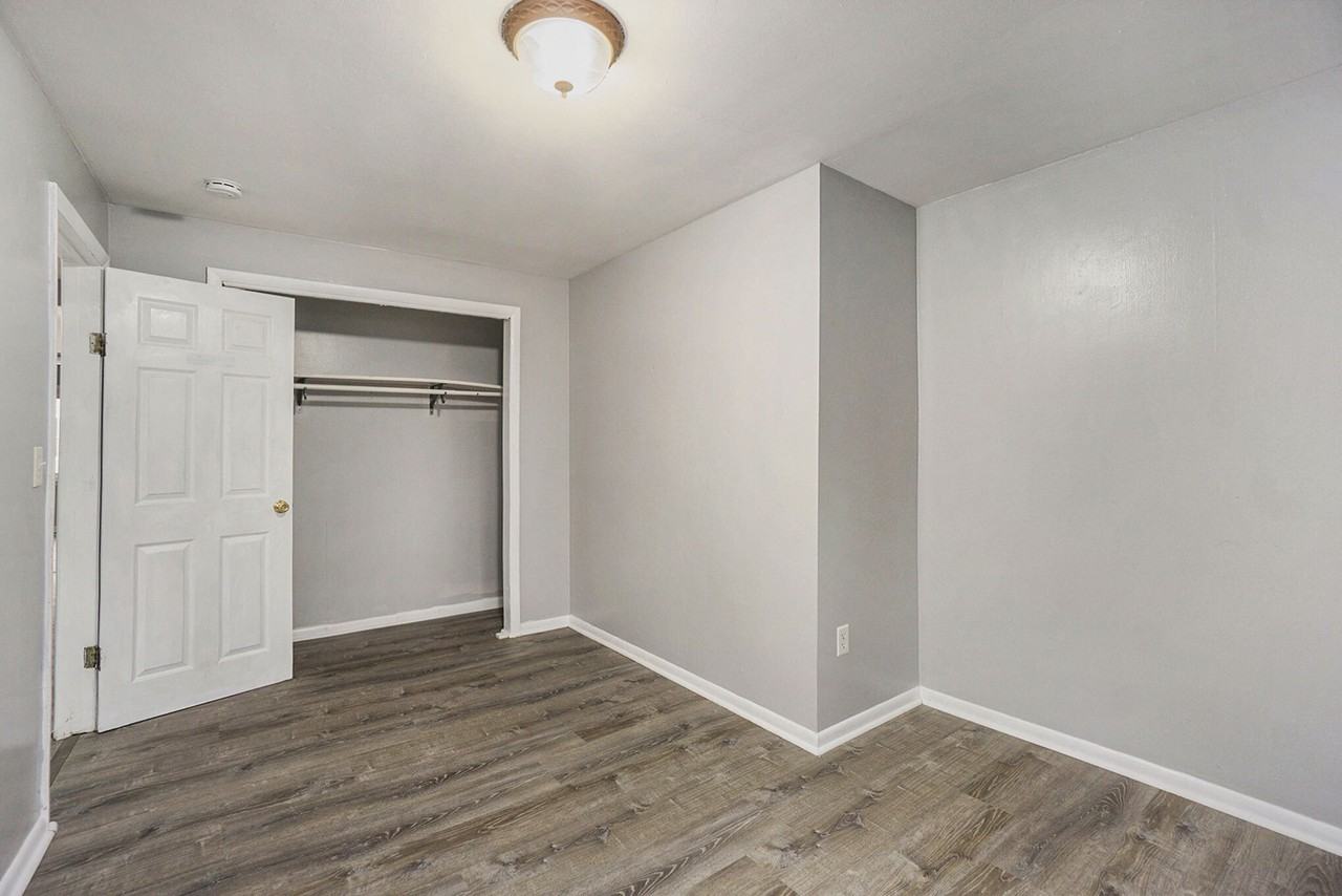 3215 Grand Prairie Rd #E - Photo 4 of 15