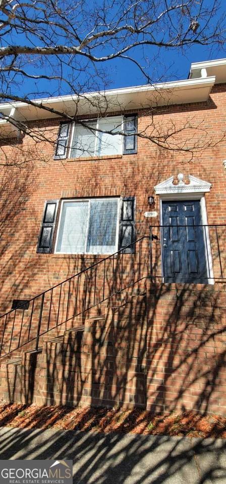 3284 Highpoint Ct - Photo 3 of 12