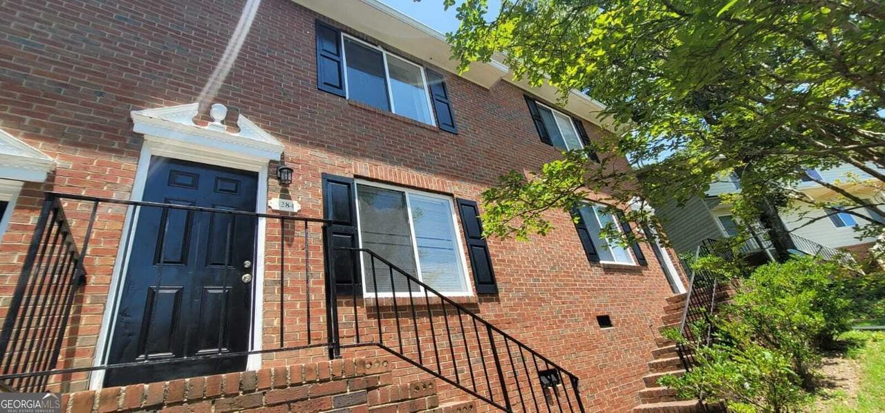 3284 Highpoint Ct - Photo 4 of 12