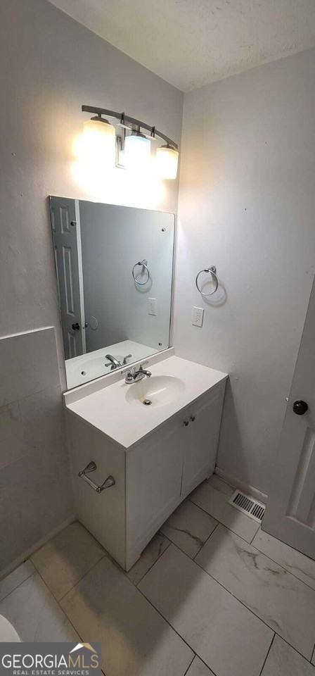 3284 Highpoint Ct - Photo 7 of 12