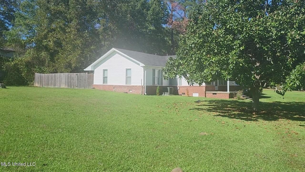 115 N Central Ave - Photo 2 of 5