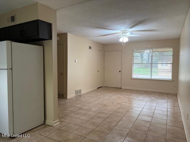 2645 Hillcrest Cv - Photo 3 of 15