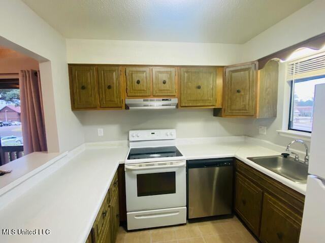 208 Molokai Vlg - Photo 5 of 14