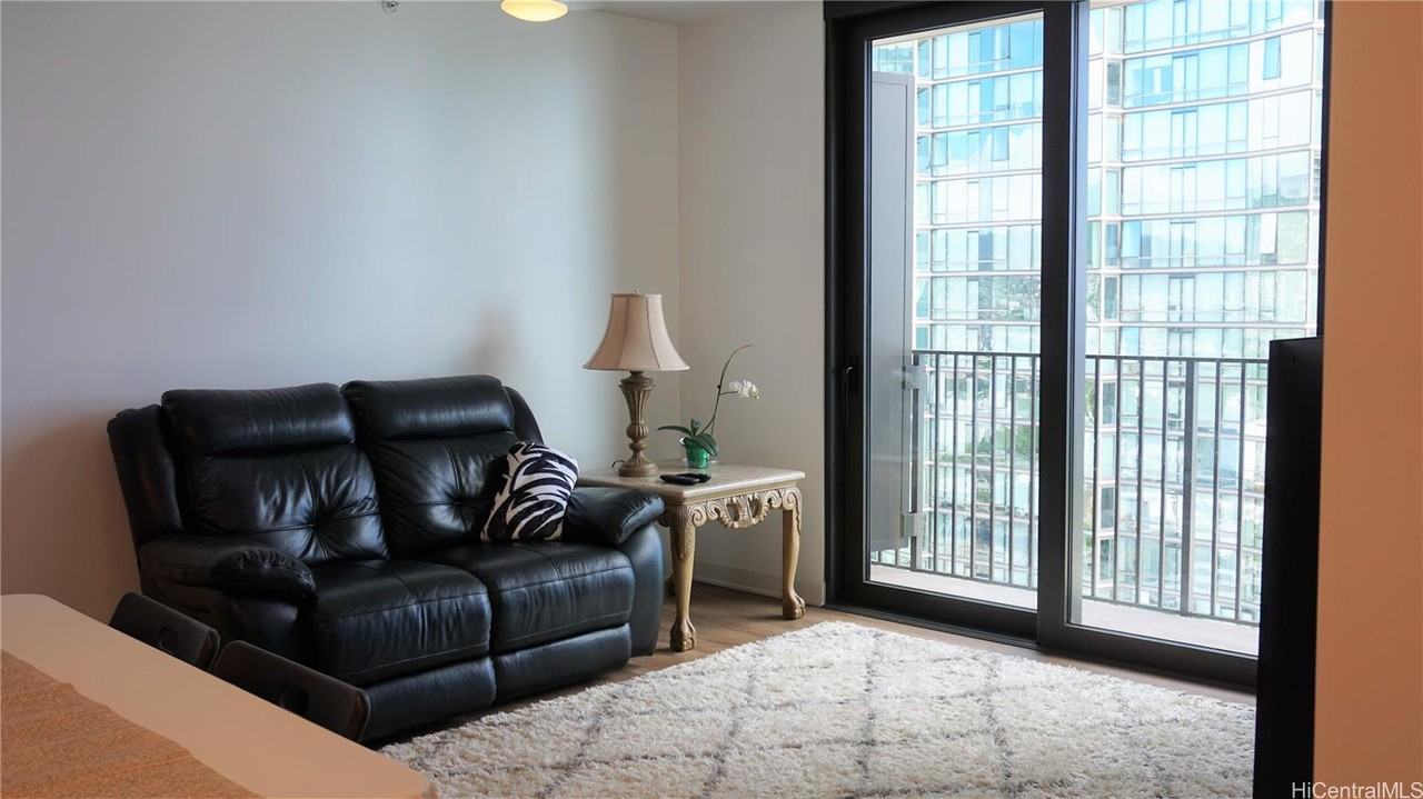 987 Queen Street #2504 - Photo 3 of 21