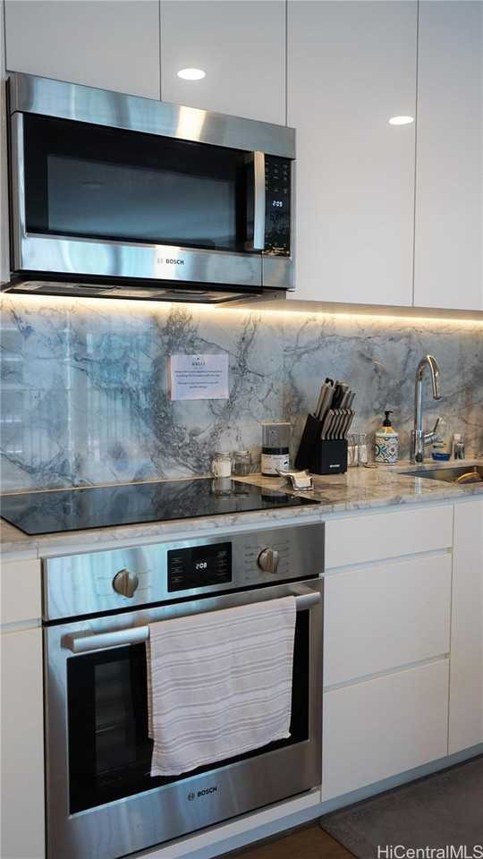 987 Queen Street #2504 - Photo 5 of 21