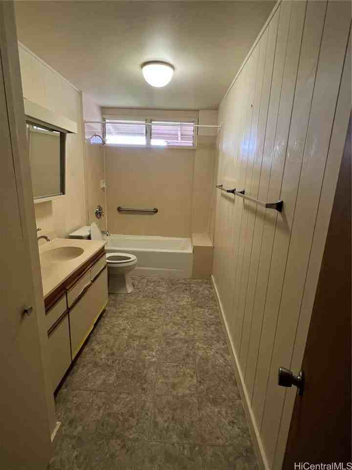 98-1305 Akaaka St - Photo 4 of 23