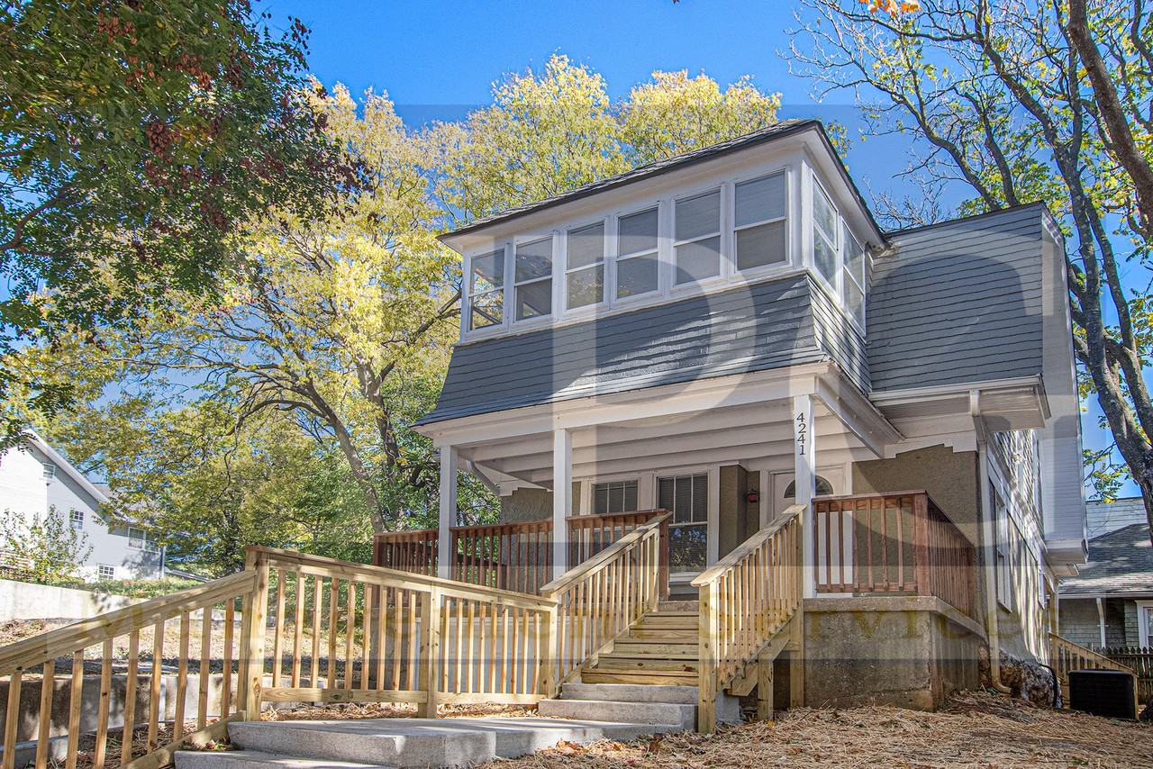 4241 Charlotte St - Photo 3 of 23