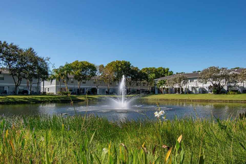 16081 Sierra Palms Drive - Photo 5 of 32