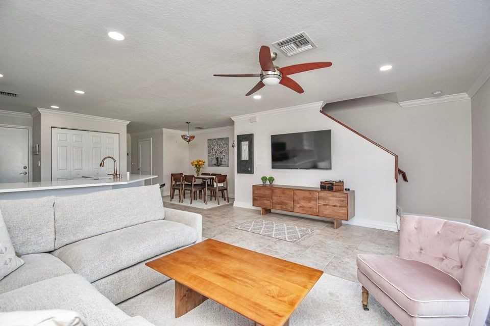 16081 Sierra Palms Drive - Photo 7 of 32