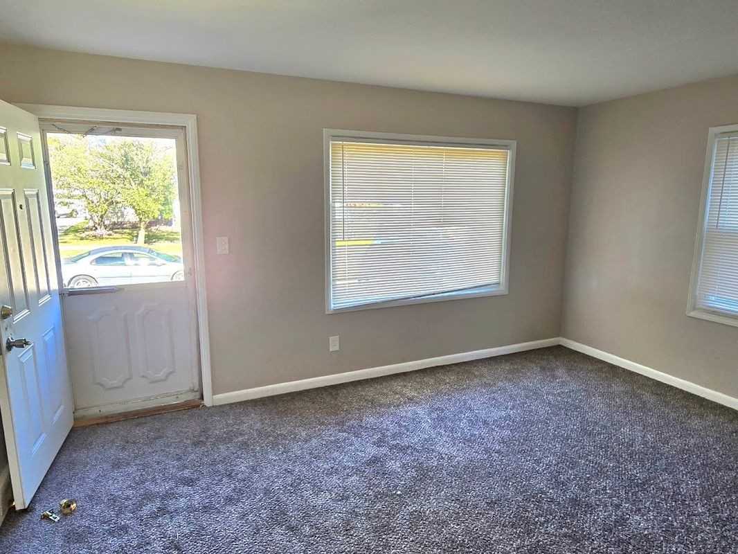 20274 Kingsville Street - Photo 2 of 9