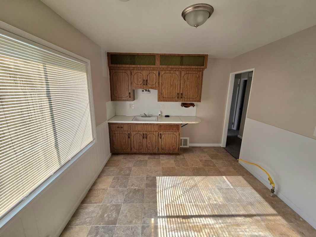 20274 Kingsville Street - Photo 4 of 9